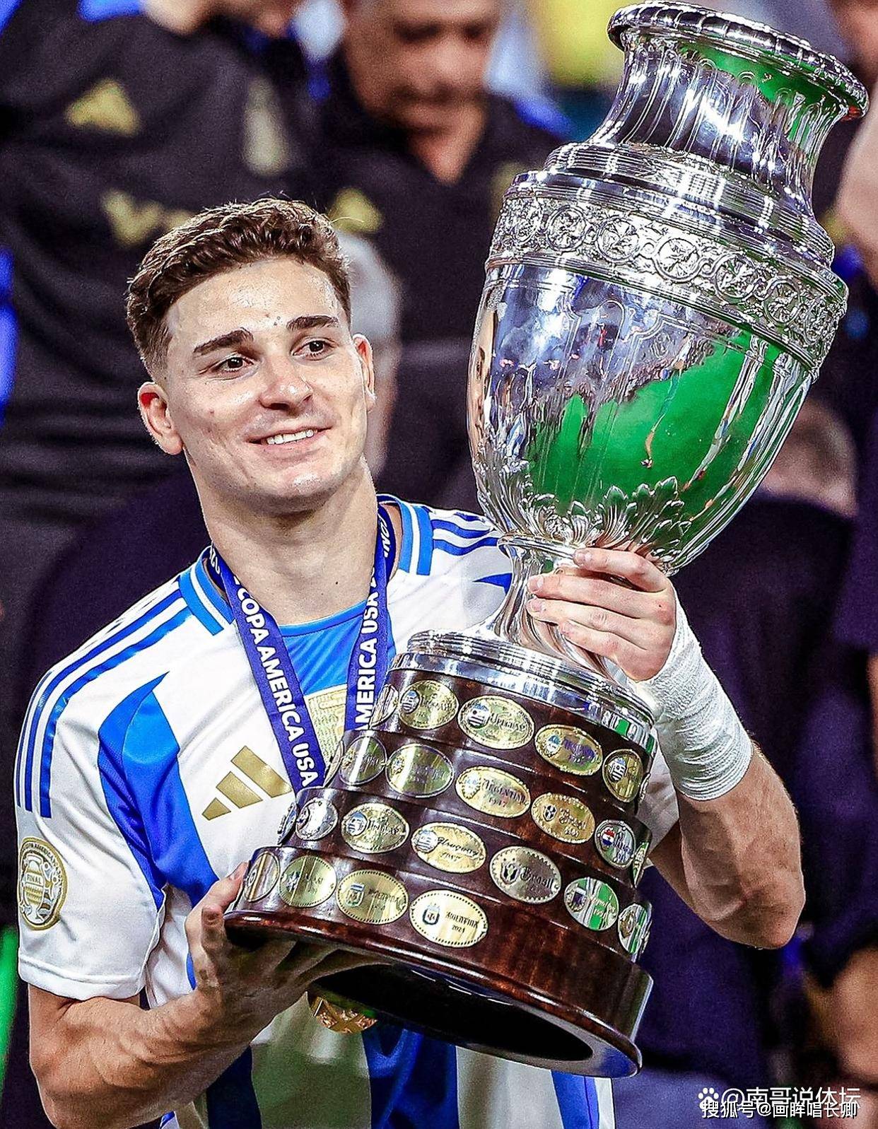 门左上角 门左上角