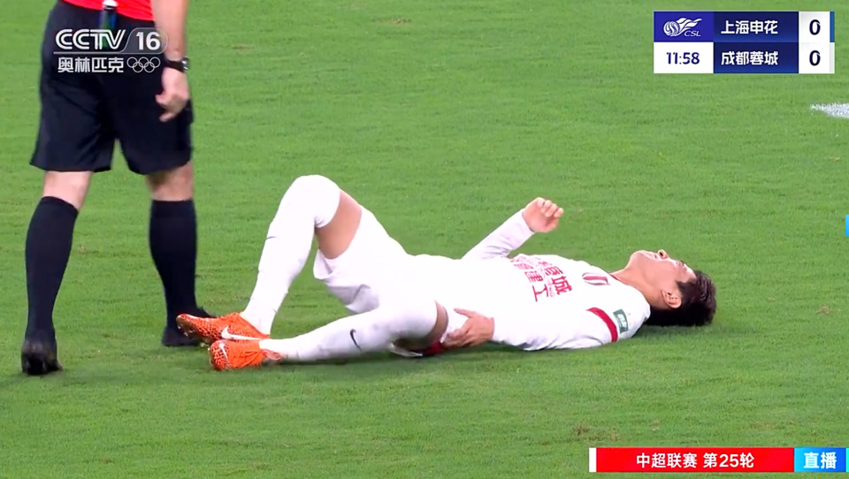 虎不出洞, 踢得很像一